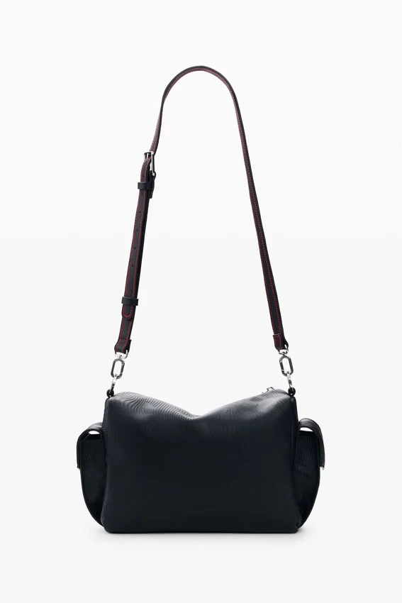 Mittlere Tasche mit bestickten Anhängern Mittlere Tasche mit bestickten Anhängern
