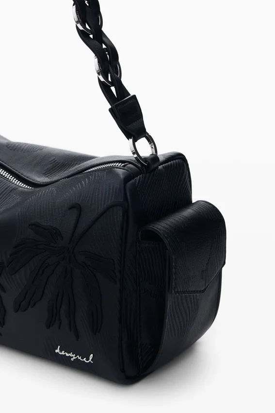 Mittlere Tasche mit bestickten Anhängern Mittlere Tasche mit bestickten Anhängern