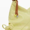 Mittlere Tasche mit glänzender Schleife Mittlere Tasche mit glänzender Schleife