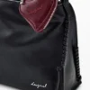 Mittlere Tasche mit Herz-Anhänger Mittlere Tasche mit Herz-Anhänger
