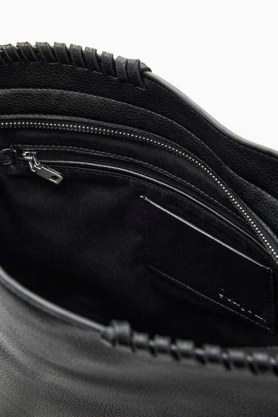 Mittlere Tasche mit Herz-Anhänger Mittlere Tasche mit Herz-Anhänger