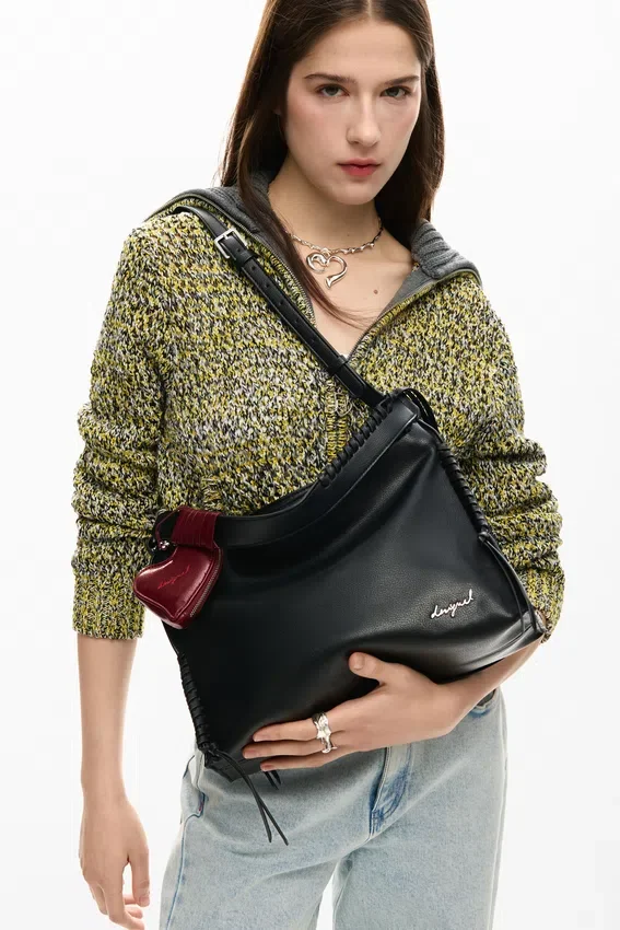 Mittlere Tasche mit Herz-Anhänger Mittlere Tasche mit Herz-Anhänger