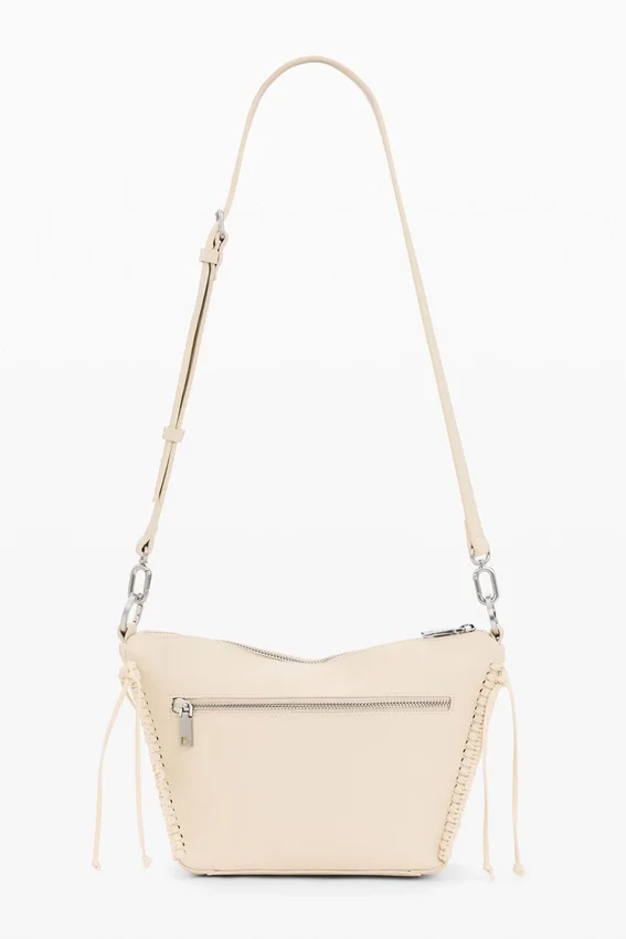 Mittlere Tasche mit Nieten und Fransen Mittlere Tasche mit Nieten und Fransen