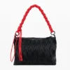Mittlere Tasche mit Prägung Mittlere Tasche mit Prägung