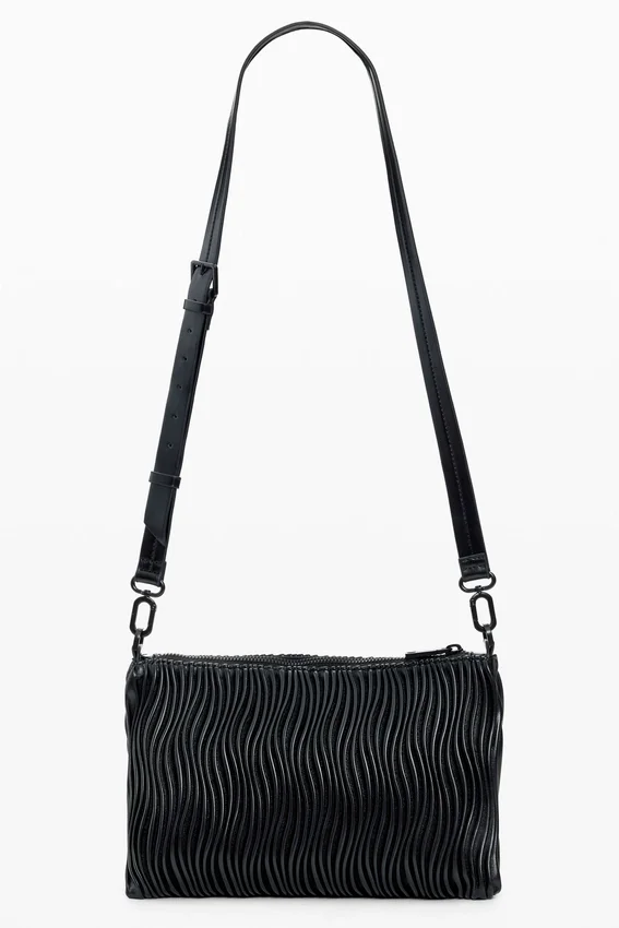 Mittlere Tasche mit Prägung Mittlere Tasche mit Prägung