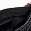 Mittlere Tasche mit Prägung Mittlere Tasche mit Prägung