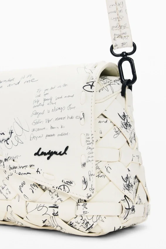 Mittlere Tasche mit Schriftzug Mittlere Tasche mit Schriftzug