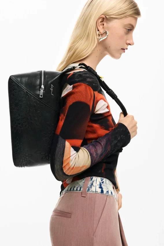 Mittlere Tasche mit Stickerei Mittlere Tasche mit Stickerei