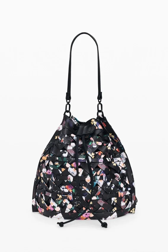 Mittlerer geflochtener Rucksack mit Blumen Mittlerer geflochtener Rucksack mit Blumen