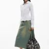 Mittlerer geflochtener Rucksack mit Blumen Mittlerer geflochtener Rucksack mit Blumen