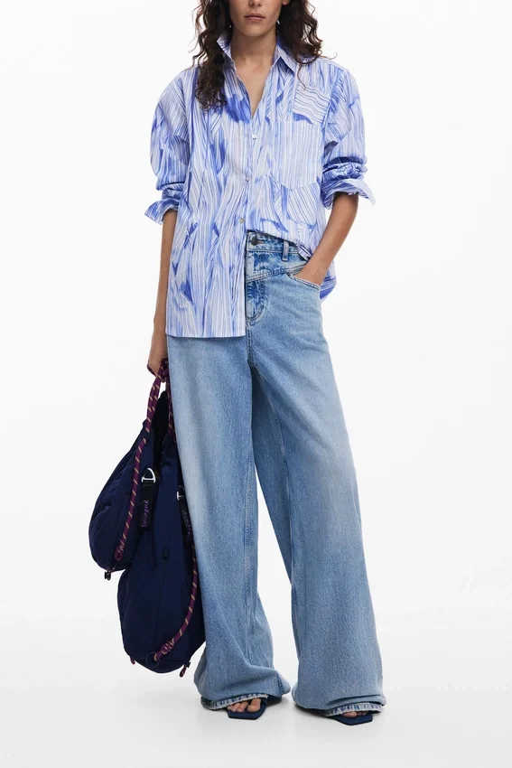Oversized-Hemd im Arty-Stil Oversized-Hemd im Arty-Stil