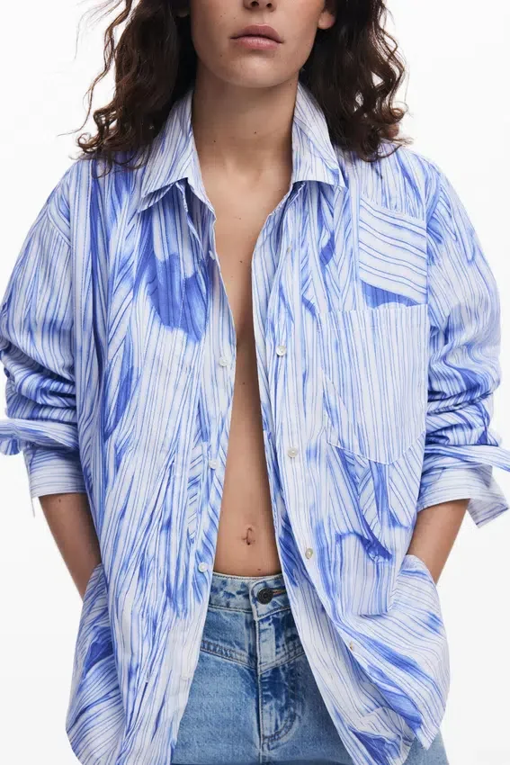 Oversized-Hemd im Arty-Stil Oversized-Hemd im Arty-Stil