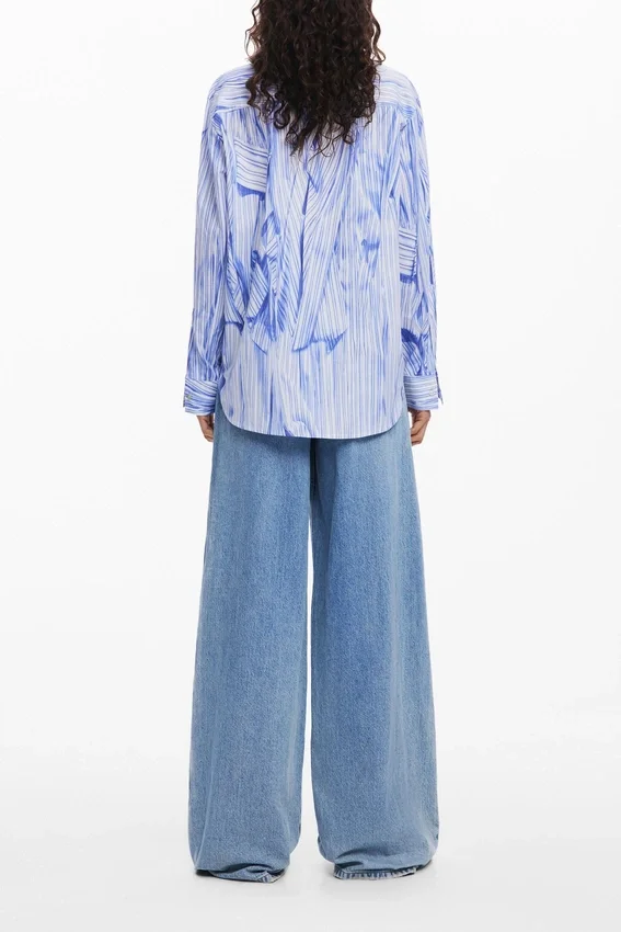 Oversized-Hemd im Arty-Stil Oversized-Hemd im Arty-Stil