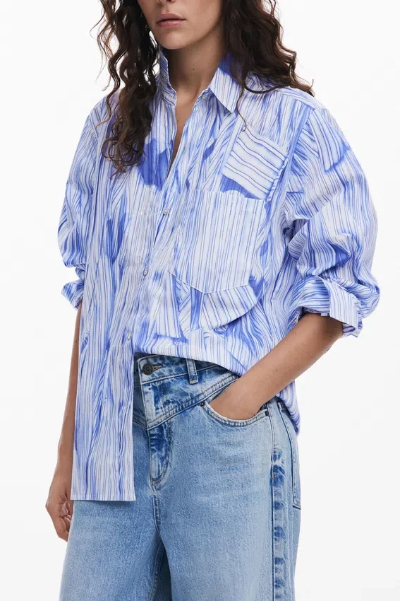 Oversized-Hemd im Arty-Stil Oversized-Hemd im Arty-Stil