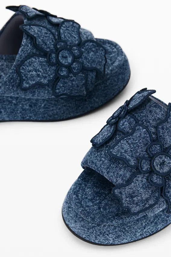 Plateausandalen aus Denim Plateausandalen aus Denim