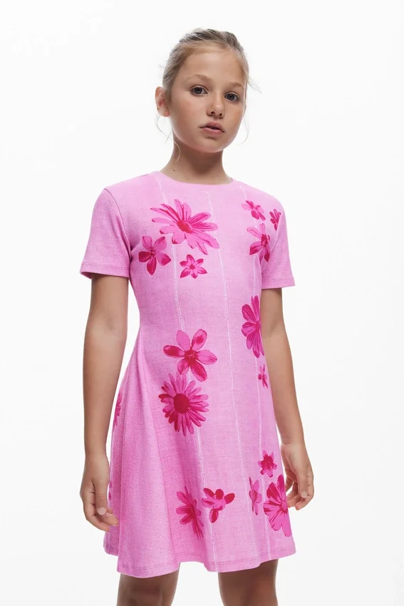Plissiertes Blumenkleid Plissiertes Blumenkleid