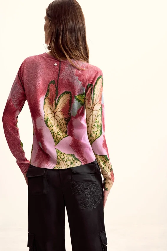 Pullover entworfen von Christian Lacroix Pullover entworfen von Christian Lacroix