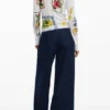 Pullover mit tropischen Briefmarken Pullover mit tropischen Briefmarken