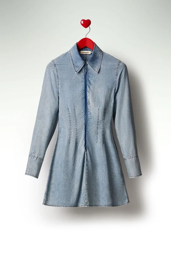 Schmal geschnittenes Jeans-Kleid Schmal geschnittenes Jeans-Kleid