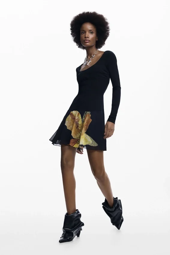 Schmal geschnittenes Kleid in Orchidee Schmal geschnittenes Kleid in Orchidee