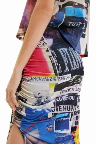 Schmaler, geraffter Midi-Rock mit Collagen-Print Schmaler, geraffter Midi-Rock mit Collagen-Print