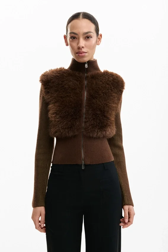 Schokoladenbraune Strickjacke Schokoladenbraune Strickjacke