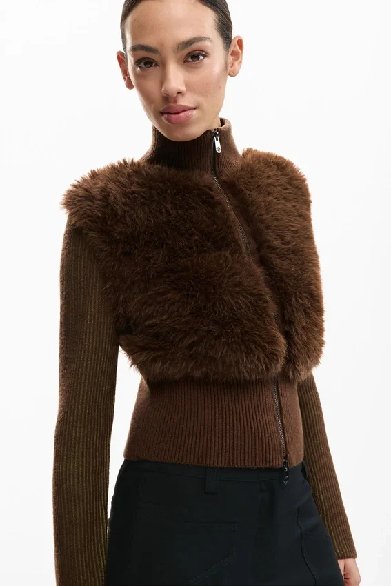 Schokoladenbraune Strickjacke Schokoladenbraune Strickjacke