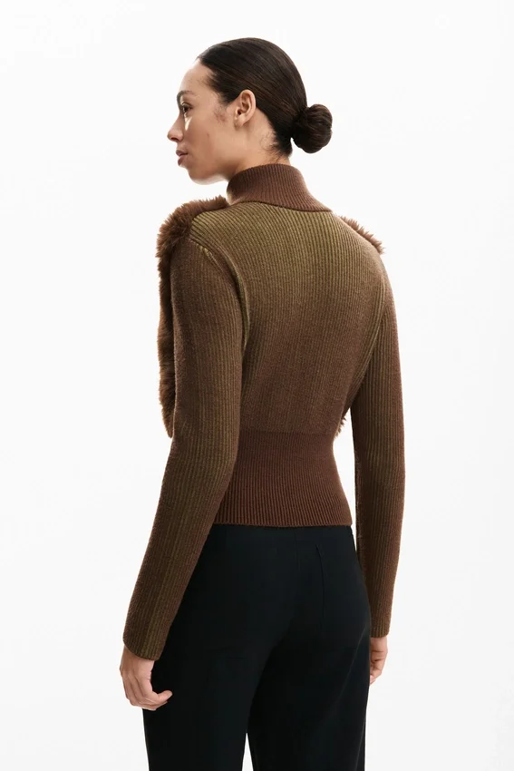 Schokoladenbraune Strickjacke Schokoladenbraune Strickjacke