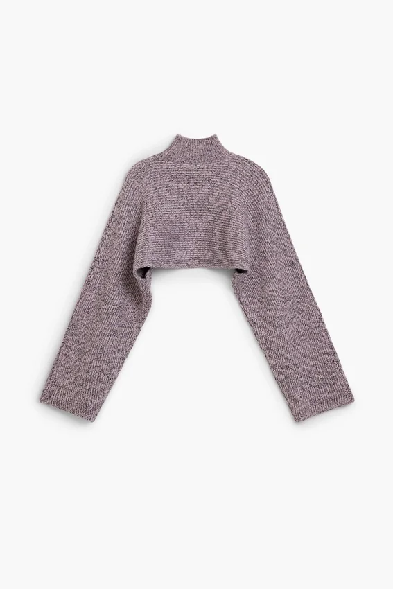 Set aus Pullover und Strickhut Set aus Pullover und Strickhut