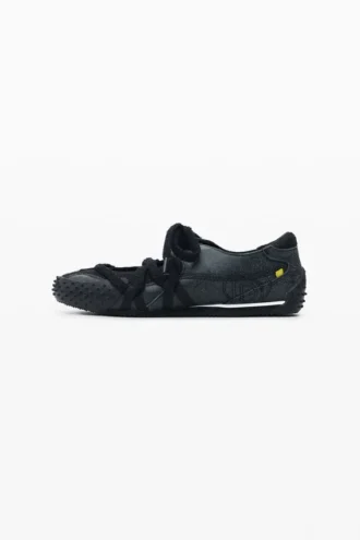 Sneaker aus Leder mit Schnürung Sneaker aus Leder mit Schnürung