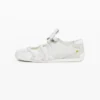 Sneaker aus naturbelassenem Stoff Sneaker aus naturbelassenem Stoff