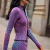 Strickjacke mit doppeltem Reißverschluss Strickjacke mit doppeltem Reißverschluss