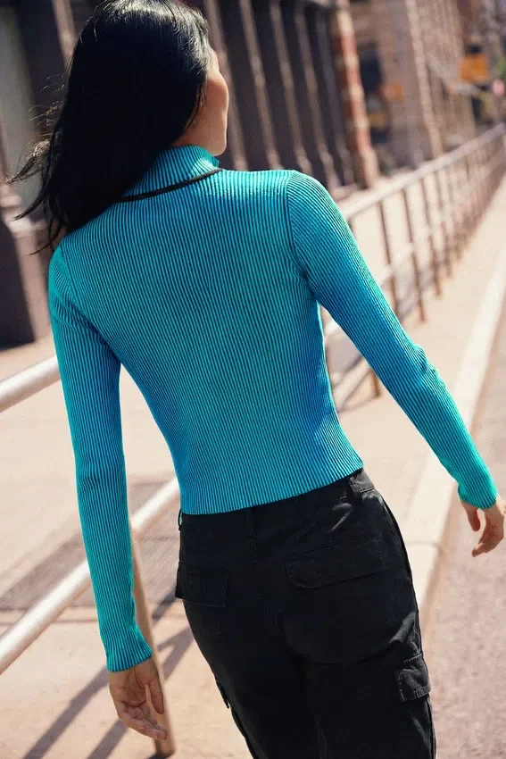 Strickjacke mit doppeltem Reißverschluss Strickjacke mit doppeltem Reißverschluss