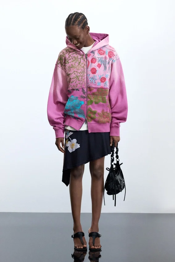 Sweatshirt mit Reißverschluss und Blumenmuster Sweatshirt mit Reißverschluss und Blumenmuster