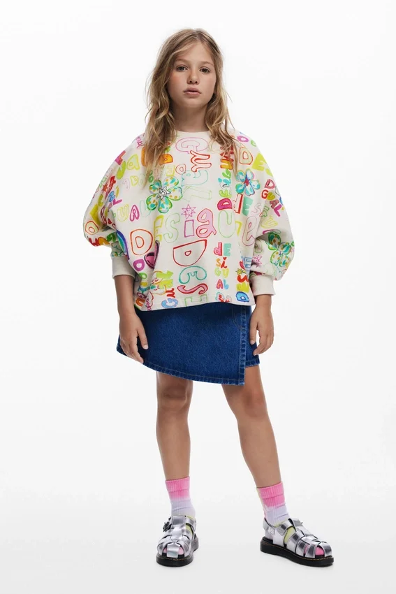 Sweatshirt mit weitem Ärmel und Schriftzug Sweatshirt mit weitem Ärmel und Schriftzug