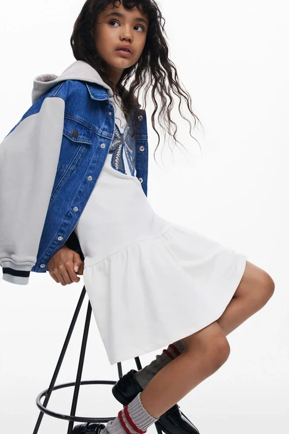 Sweatshirts-Kleid mit Schleife Sweatshirts-Kleid mit Schleife