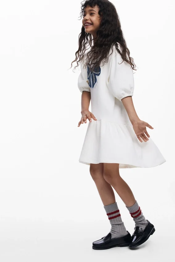 Sweatshirts-Kleid mit Schleife Sweatshirts-Kleid mit Schleife