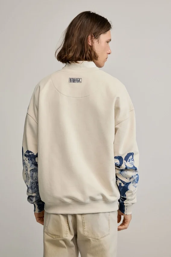 Sweatshirts mit bedruckten Ärmeln Sweatshirts mit bedruckten Ärmeln