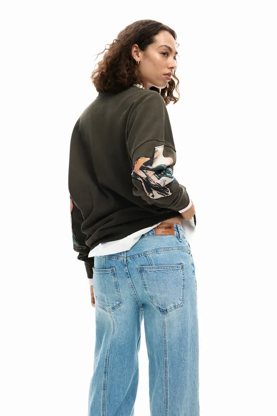 Sweatshirts mit Collagen-Motiv Sweatshirts mit Collagen-Motiv