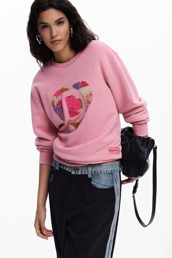 Sweatshirts mit Logo-Perlen Sweatshirts mit Logo-Perlen
