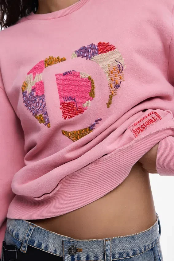Sweatshirts mit Logo-Perlen Sweatshirts mit Logo-Perlen