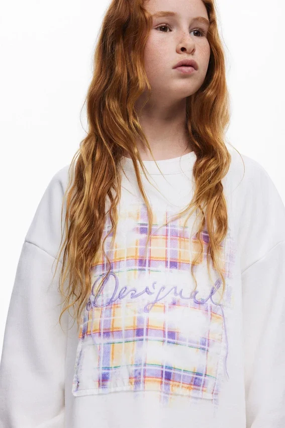 Sweatshirts mit Stickerei von Desigual Sweatshirts mit Stickerei von Desigual