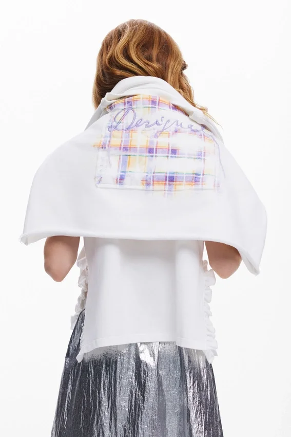 Sweatshirts mit Stickerei von Desigual Sweatshirts mit Stickerei von Desigual