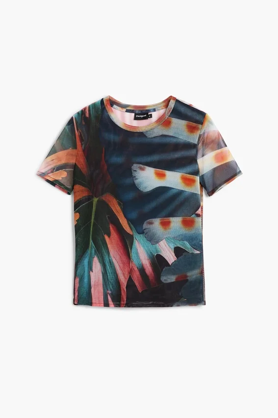 T-Shirt, entworfen von Christian Lacroix T-Shirt, entworfen von Christian Lacroix