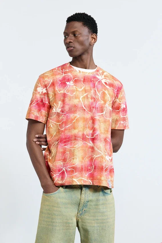 T-Shirt mit Arty Print T-Shirt mit Arty Print