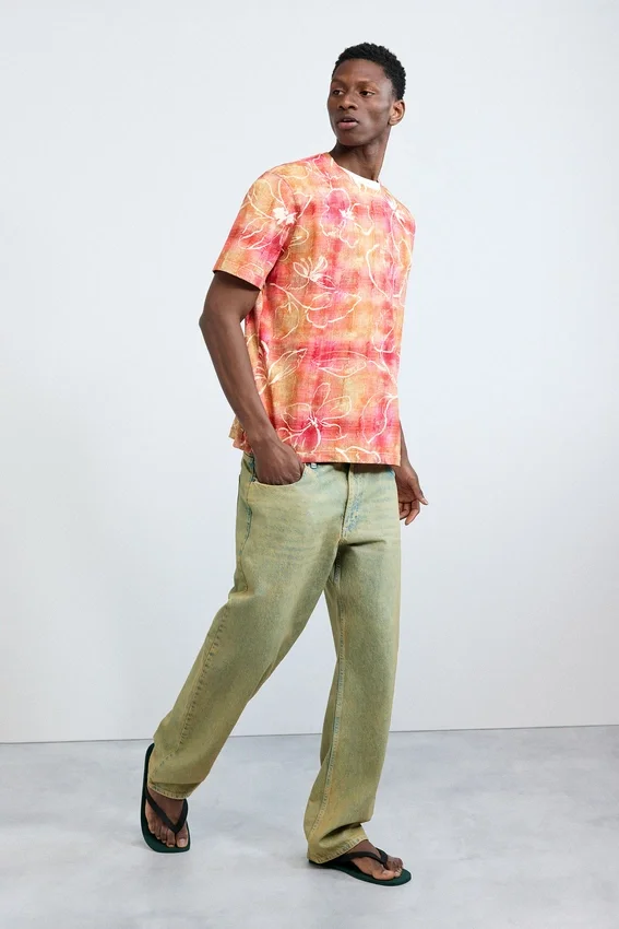 T-Shirt mit Arty Print T-Shirt mit Arty Print