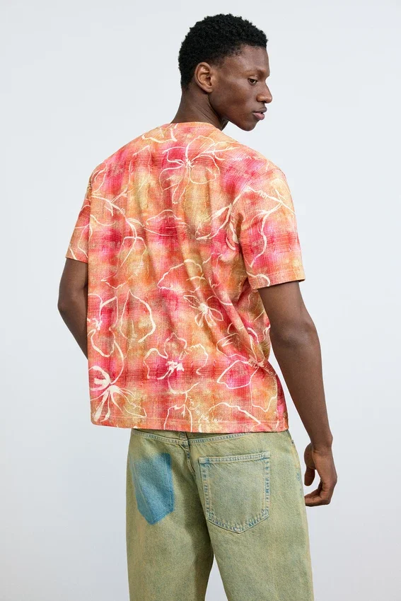 T-Shirt mit Arty Print T-Shirt mit Arty Print