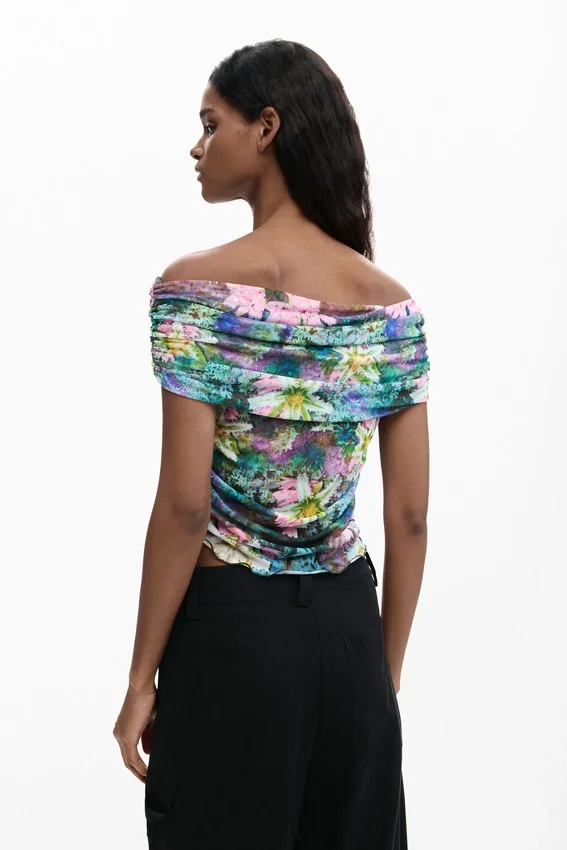 T-Shirt mit Blumenmuster und U-Boot-Ausschnitt T-Shirt mit Blumenmuster und U-Boot-Ausschnitt