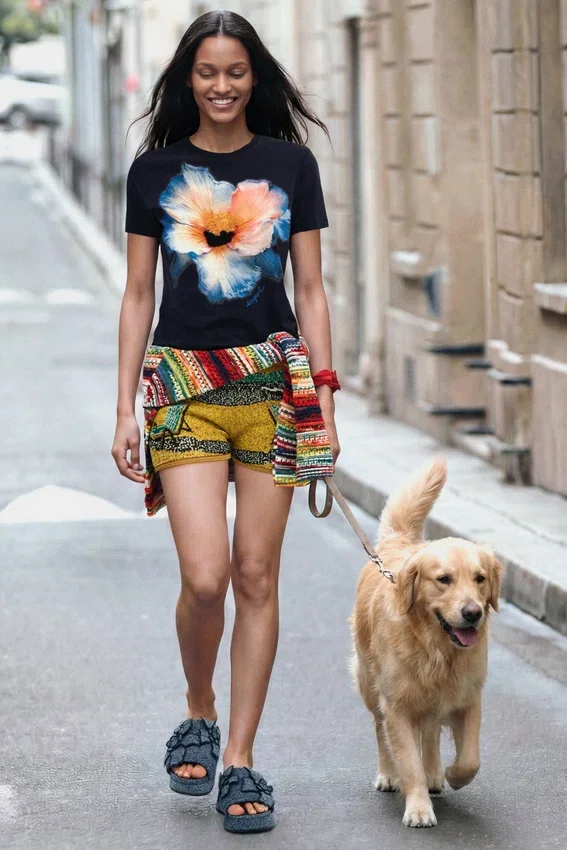 T-Shirt mit großem Blumenprint T-Shirt mit großem Blumenprint