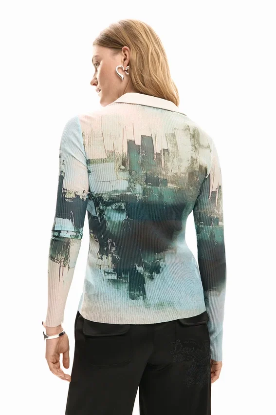 T-Shirt mit Knöpfen und Struktur T-Shirt mit Knöpfen und Struktur